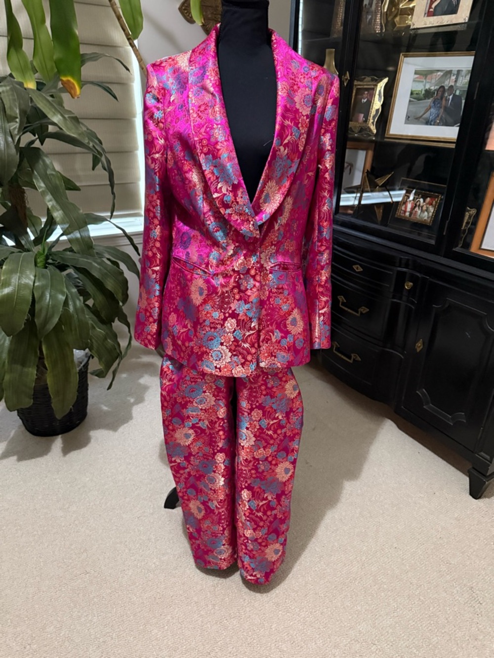 Fashion Nova Hot Pink Floral Brocade Blazer & Trouser Set - Picture 4 of 5